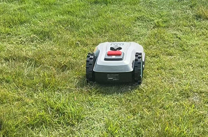 YARDCARE E400 Robotic Lawn Mower