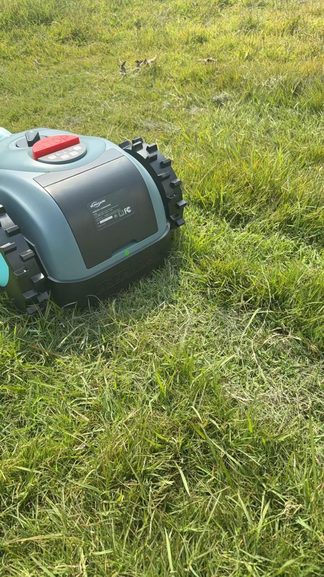 YARDCARE V100 Robotic Lawn Mower